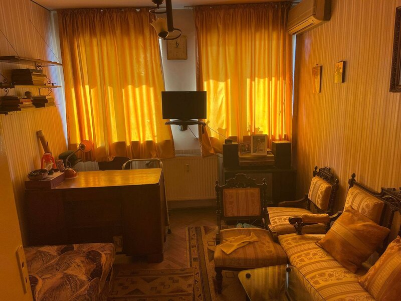 Piata Victoriei, apartament 3 camere 67 mp, etaj 1/8, aproape de metrou.