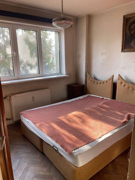 Piata Victoriei, apartament 3 camere 67 mp, etaj 1/8, aproape de metrou.